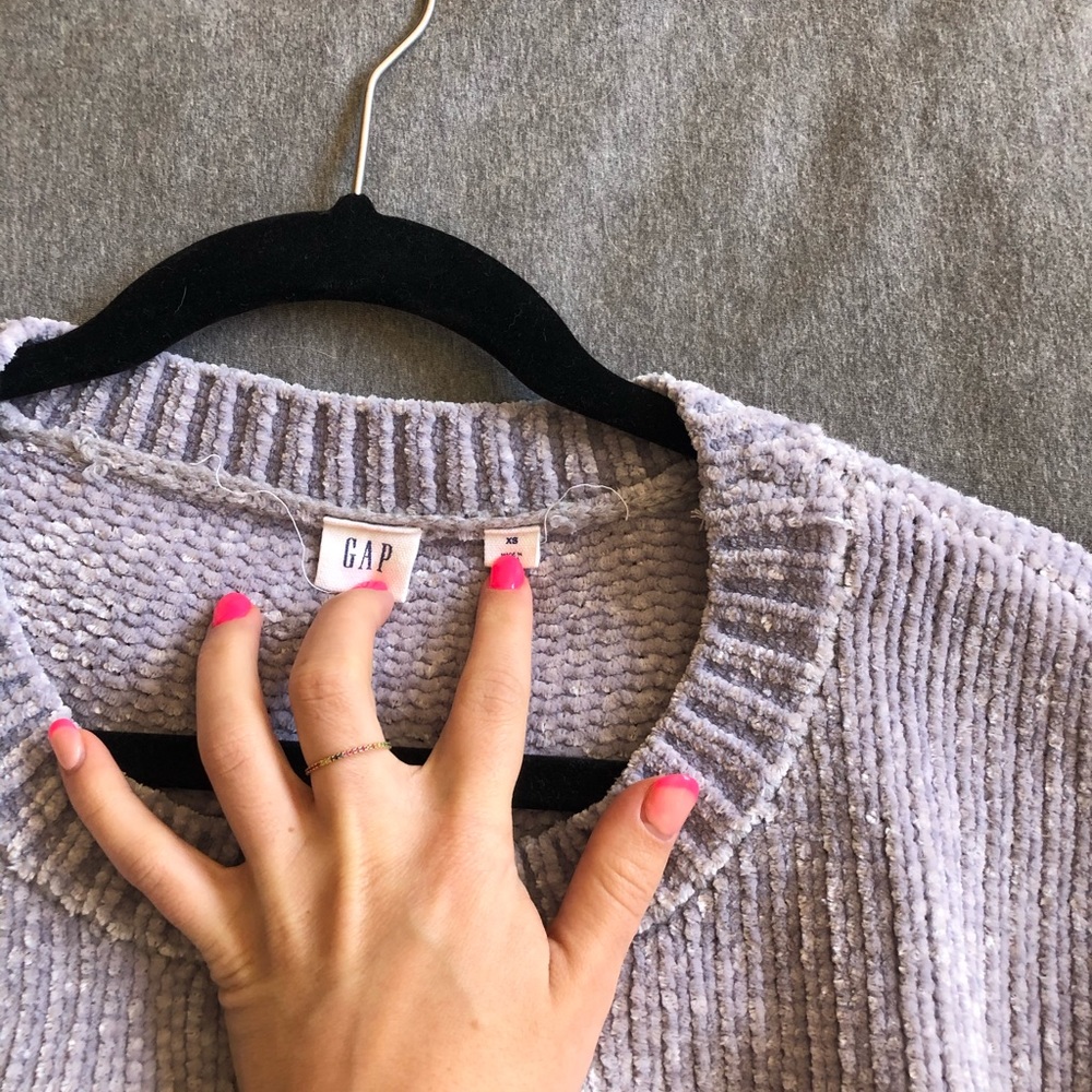 GAP sweater